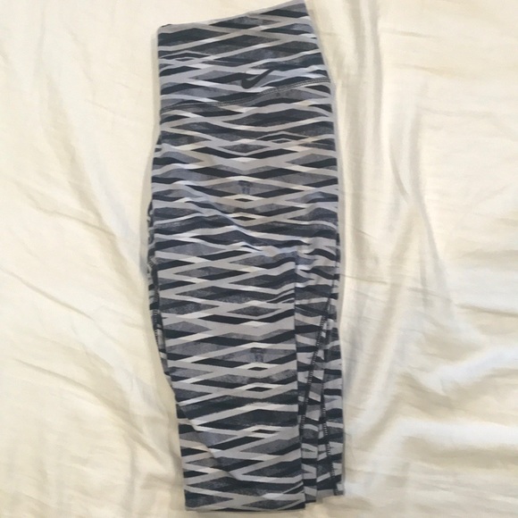 nike leggings - Picture 2 of 2